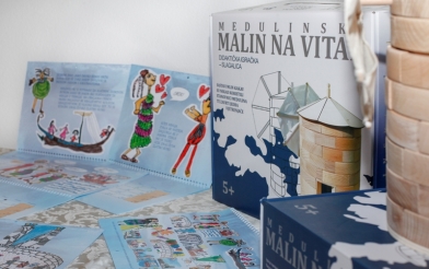 Dječji vrtić - Prezentacija kalendara Dječjeg vrtića Medulin i knjige „Tragovi u moru“