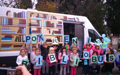 Dječji vrtić - Bibliobus ispred Dječjeg vrtića Medulin