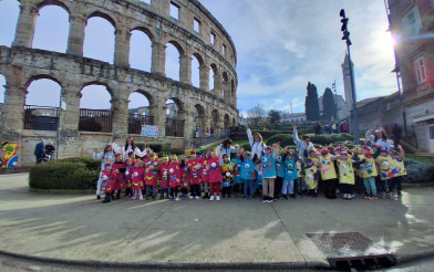 Dječji vrtić - Bakterije iz DV Medulin preuzele pulsku Arenu!